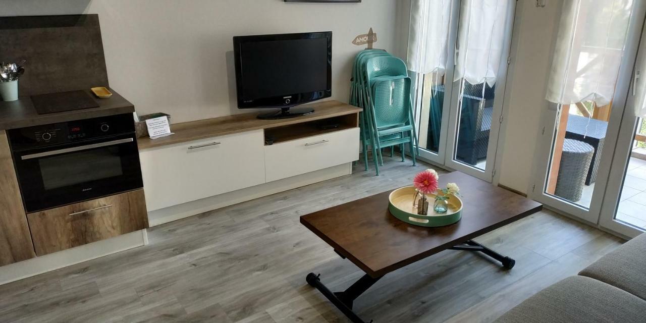 Au Coeur De Port Frejus - T2 30 M² - Tout A Pied Buitenkant foto
