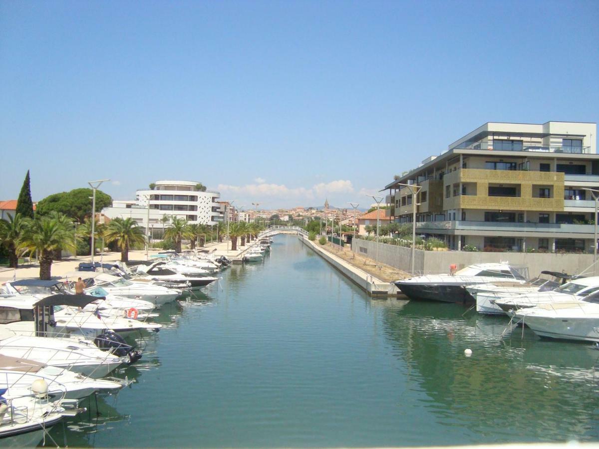 Au Coeur De Port Frejus - T2 30 M² - Tout A Pied Buitenkant foto