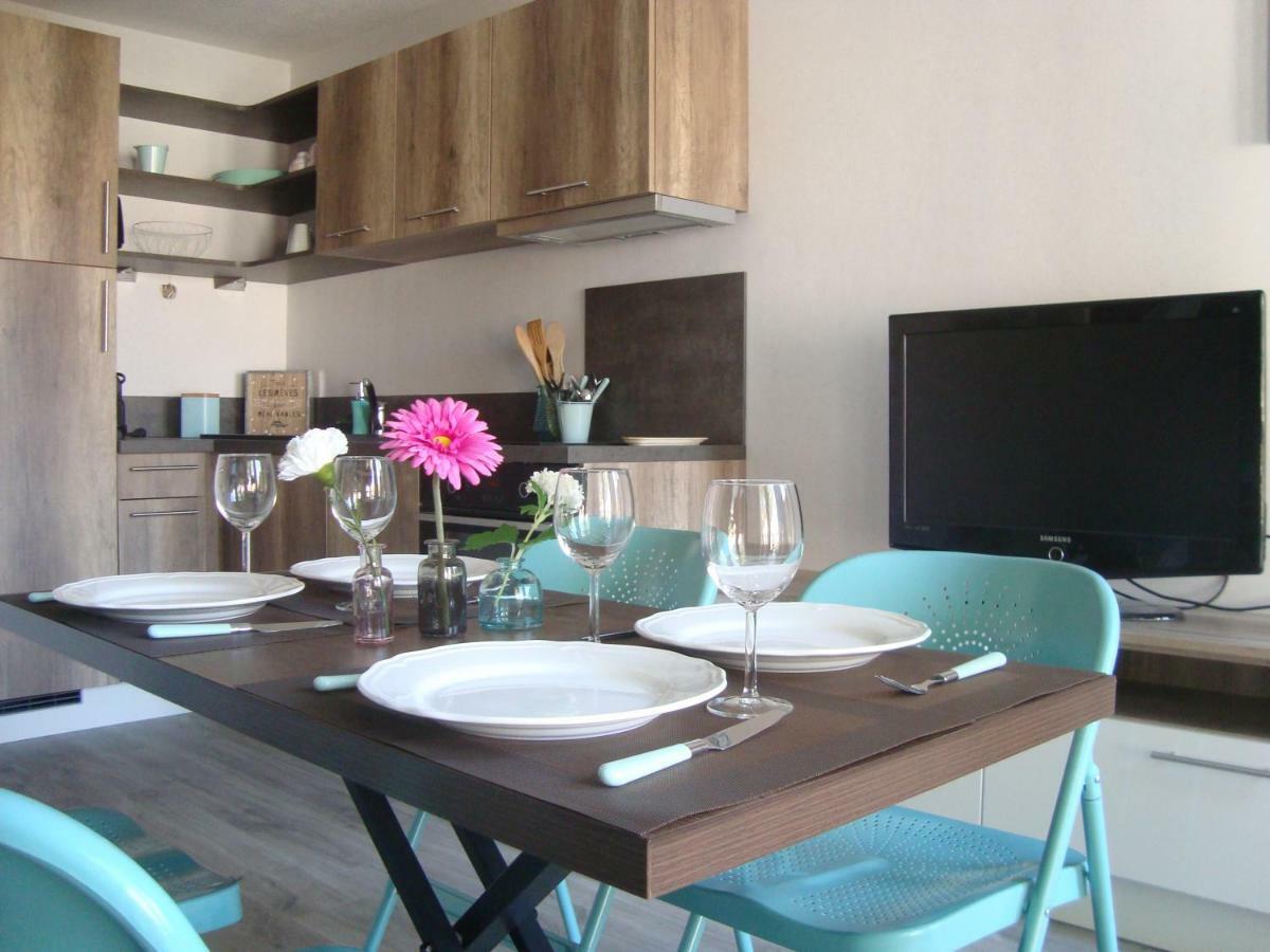 Au Coeur De Port Frejus - T2 30 M² - Tout A Pied Buitenkant foto